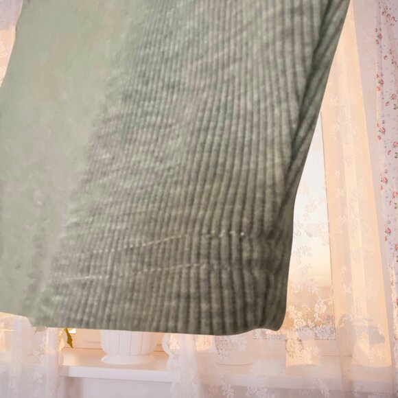 Shein Grey Ribbed Short Sleeve Crop Top Size Small - Picture 4 of 8